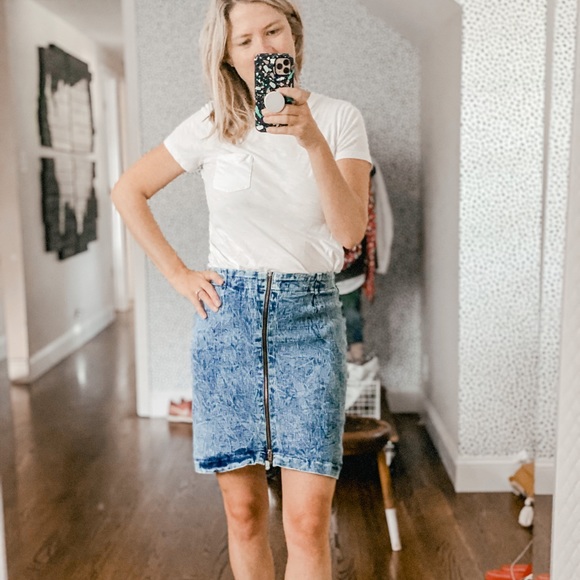 VIntage Stone Wash Acid Wash Zip front Jean skirt - Picture 2 of 8